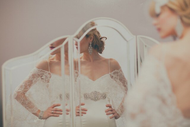 lovely bride in this modern wedding inspiration shoot | roey mizrahi events and amber gress photography