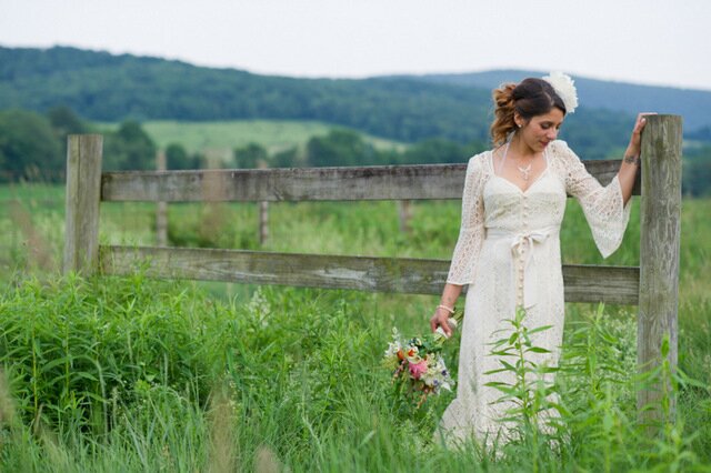 Handmade Vintage Wedding | Kaylan Buteyn Photography on Oh Lovely Day