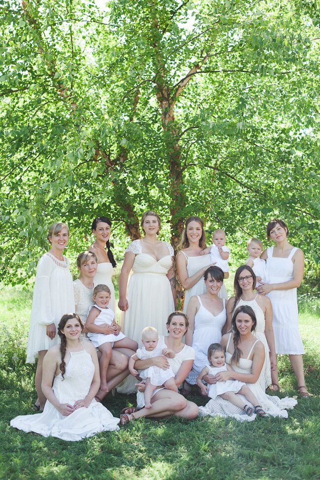 Summer Backyard BBQ Wedding | Juliet Ashley Photography on Oh Lovely Day