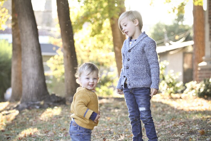 Oh Lovely Day fall family photos | Jennifer Roper Photography